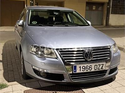 Usado VW Passat Advance 140 CV (102 kW) 2006 Azul Berlina