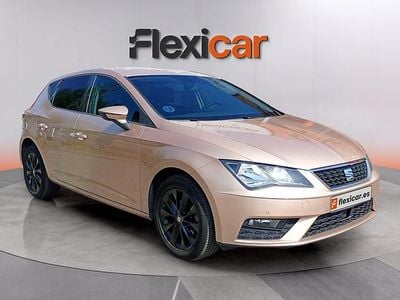 Usado Seat Leon Style 116 CV (85 kW) 2019 Beige Berlina