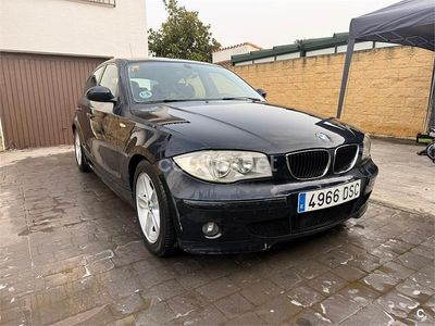 Usado BMW 118 122 CV (89 kW) 2005 Negro Utilitario