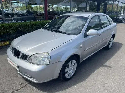 Usado Chevrolet Nubira CDX 122 CV (89 kW) 2003 Gris Berlina