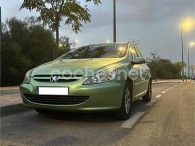 Usado Peugeot 307 90 CV (66 kW) 2002 Verde Familiar