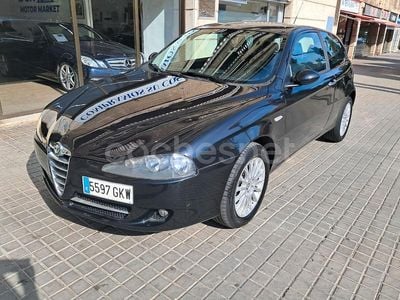 Negro Usado 2009 Alfa Romeo 147 Distinctive Utilitario | 3300 € (Precio justo)