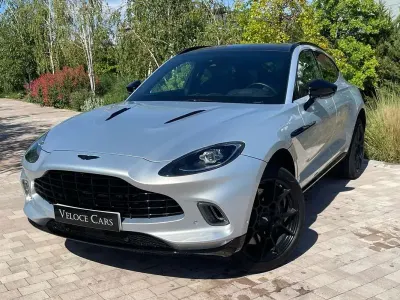 Usado Aston Martin DBX 706 CV (519 kW) 2024 Gris SUV