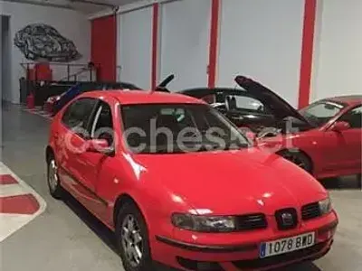 Używany Seat Leon 105 KM (77 kW) 2002 Czerwony Hatchback