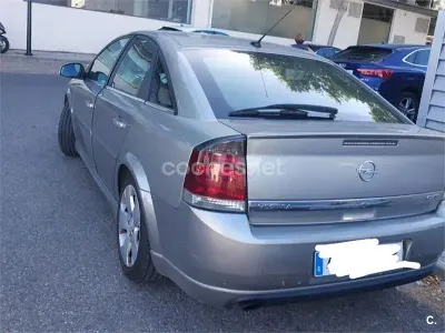 Usado Opel Vectra GTS 120 CV (88 kW) 2004 Gris / plata Berlina