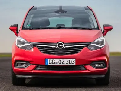 Używany Opel Zafira Excellence 140 KM (102 kW) 2018 Szary Minivan