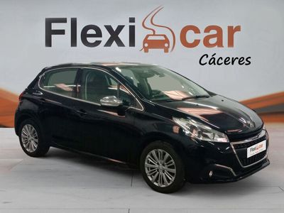 usado Peugeot 208 5P ALLURE 1.2L PureTech 81KW (110CV) S&S Gasolina en Flexicar Cáceres