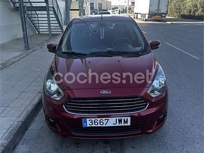 Usado Ford Ka Plus Ultimate 85 CV (62 kW) 2017 Granate Utilitario