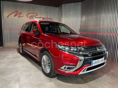 Usado Mitsubishi Outlander P-HEV Motion 224 CV (164 kW) 2021 Rojo SUV