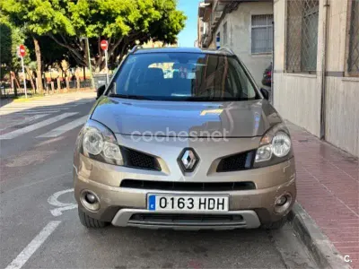 Usado Renault Koleos Dynamique 150 CV (110 kW) 2011 Beige SUV