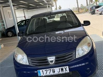 Usado Dacia Sandero Ambiance 75 HP (55 kW) 2009 Azul Sedan