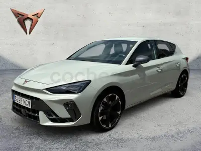 Usado Cupra Leon 150 CV (110 kW) 2025 Gris / plata Berlina
