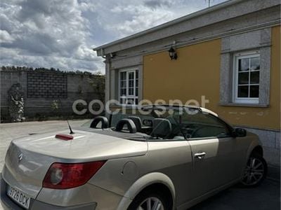 Beige Usado 2004 Renault Mégane Cabriolet Privilege Descapotable | 3900 € (Un poco caro)