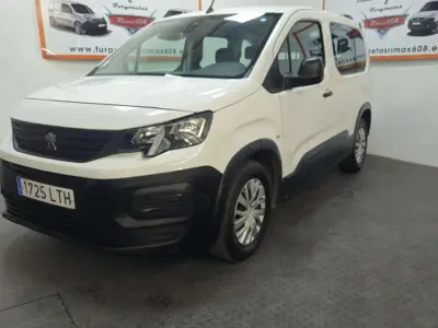 Usado Peugeot Rifter Active 102 CV (75 kW) 2021 Blanco Monovolumen