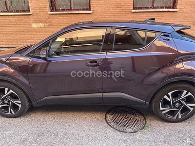Usado Toyota C-HR Advance 184 CV (135 kW) 2022 Violeta / lila SUV