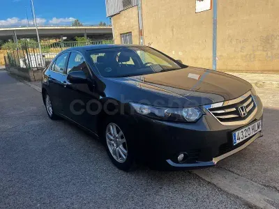 Usado Honda Accord Elegance 156 CV (114 kW) 2012 Gris / plata Berlina