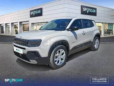 Usado Jeep Avenger Altitude 100 CV (73 kW) 2025 Gris / plata SUV