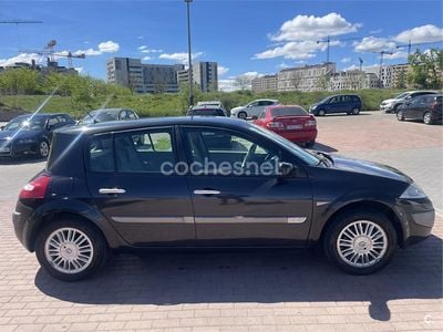 Begagnad Renault Mégane II Dynamique 115 HK (84 kW) 2004 Svart Sedan