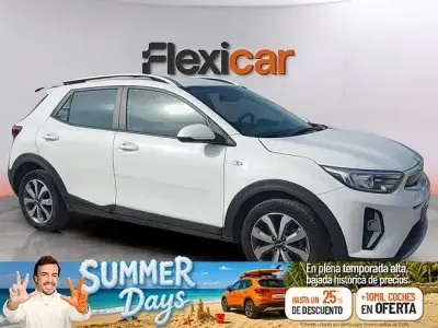 Usado Kia Stonic 84 CV (61 kW) 2022 Blanco SUV