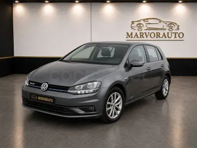 Usado VW Golf VIII Edition 130 CV (95 kW) 2020 Gris / plata Berlina