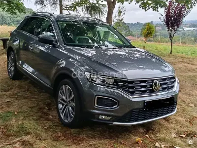 Usado VW T-Roc Sportline 150 CV (110 kW) 2022 Gris / plata SUV