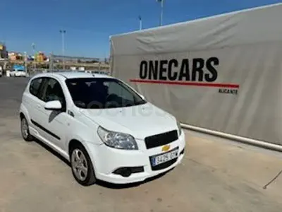 Usado Chevrolet Aveo LS 101 CV (74 kW) 2010 Blanco Berlina