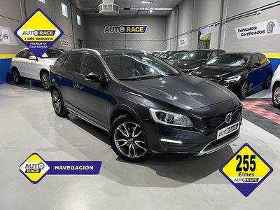 Gris / plata Usado 2017 Volvo V60 CC Momentum Familiar | 15.900 € (Precio justo)