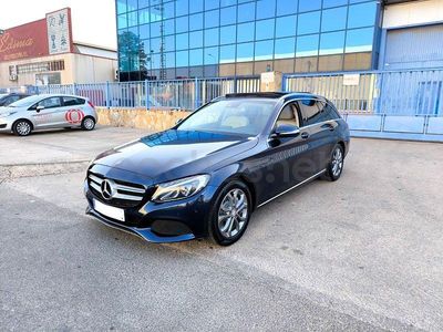 Usado Mercedes C220 Avantgarde 170 CV (125 kW) 2015 Azul Familiar