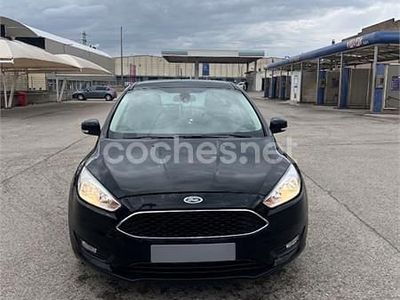 Usado Ford Focus Trend 120 CV (88 kW) 2017 Negro Berlina
