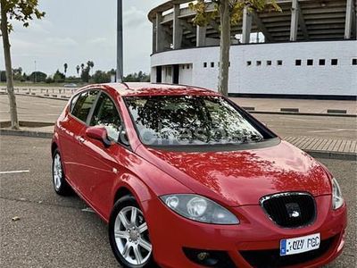 Usado Seat Leon Reference 102 CV (75 kW) 2006 Rojo Utilitario