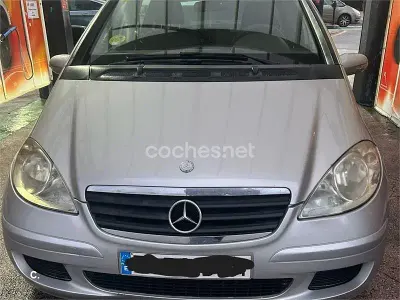Usado Mercedes A180 Classic 109 CV (80 kW) 2006 Gris / plata Monovolumen
