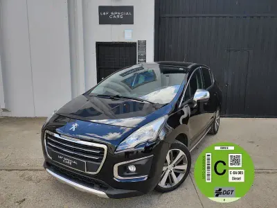 Usado Peugeot 3008 Allure 120 CV (88 kW) 2016 Negro Berlina