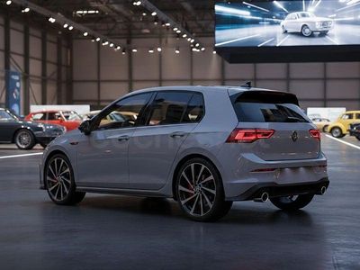 Usado VW Golf VIII GTI 245 CV (180 kW) 2023 Gris / plata Berlina