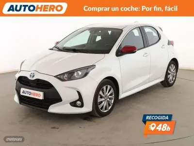 Usado Toyota Yaris Hybrid Active 116 CV (85 kW) 2022 Blanco Berlina
