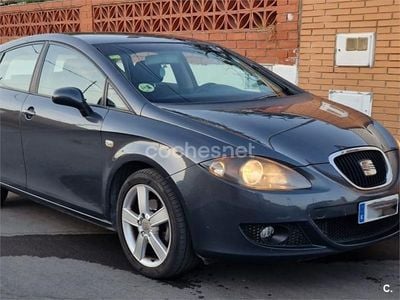 Usado Seat Leon Sport 140 CV (102 kW) 2006 Gris / plata Utilitario