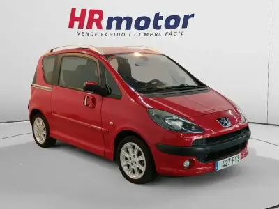 Usado Peugeot 1007 70 CV (51 kW) 2007 Rojo Monovolumen