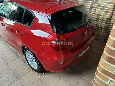 Usado BMW 118 122 CV (89 kW) 2007 Rojo Utilitario