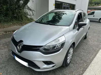 Usado Renault Clio Business 75 CV (55 kW) 2017 Gris Familiar
