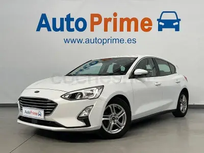 Usado Ford Focus Trend 120 CV (88 kW) 2019 Blanco Berlina