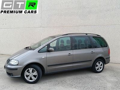 Usado Seat Alhambra Sport 140 CV (102 kW) 2009 Gris / plata Monovolumen