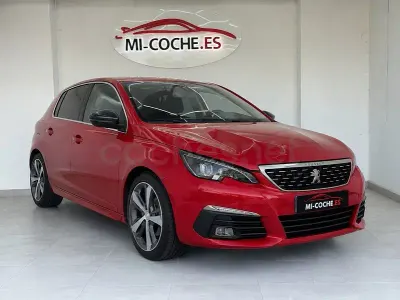 Usado Peugeot 308 GT-line 130 CV (95 kW) 2020 Rojo Berlina