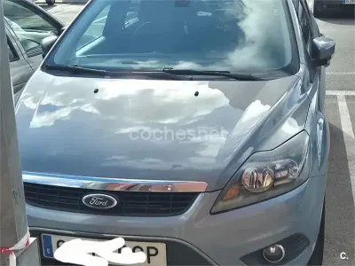 Usado Ford Focus Titanium 109 CV (80 kW) 2008 Gris / plata Berlina