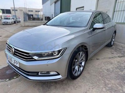 Usado VW Passat Sportline 150 CV (110 kW) 2015 Gris / plata Berlina
