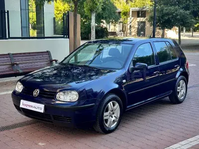 Usado VW Golf IV Highline 105 CV (77 kW) 2002 Azul Berlina