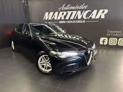 Usado Alfa Romeo Giulia Sprint 150 CV (110 kW) 2018 Negro Berlina