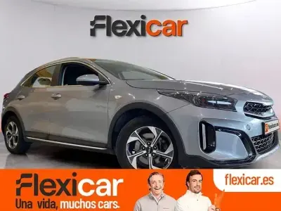 Usado Kia XCeed 120 HP (88 kW) 2023 Cinzento SUV
