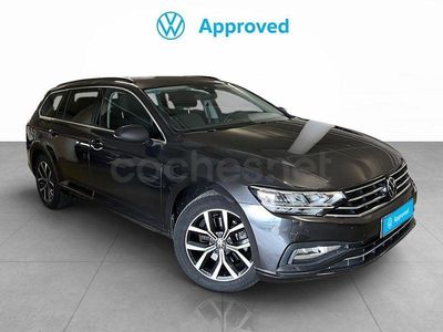 Usado VW Passat Executive 150 CV (110 kW) 2023 Gris / plata Familiar