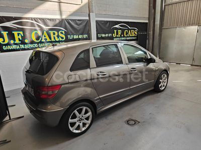 Mercedes B200