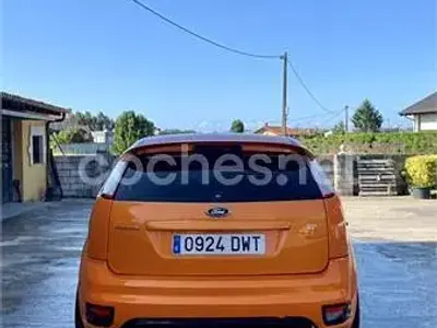 Używany Ford Focus ST 225 KM (165 kW) 2006 Pomarańczowy Sedan/Limuzyna