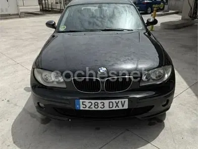 Usado BMW 118 122 CV (89 kW) 2006 Negro Utilitario